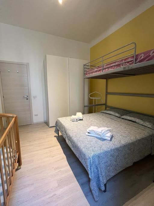 Appartamento In Zona Bocconi Milão Exterior foto